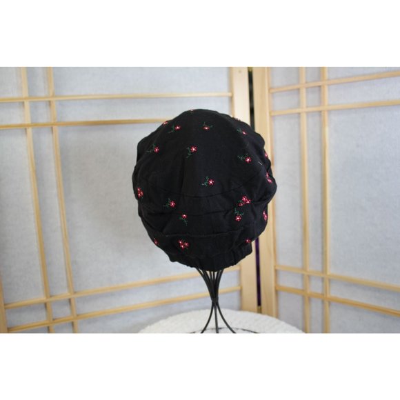 Cardani/OSFM/Beanie/Black with red flowers - Picture 3 of 7